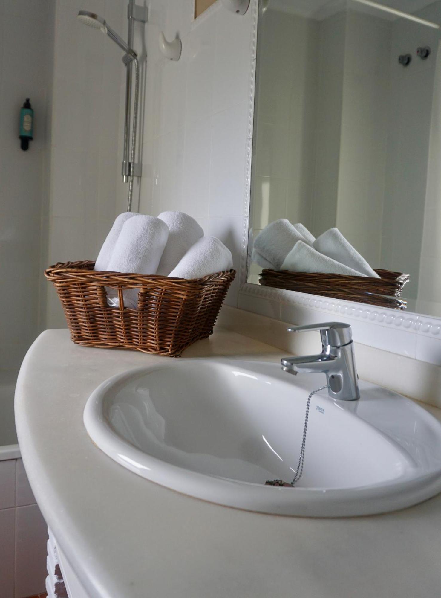 Hotel Gerra Mayor San Vicente De La Barquera Eksteriør bilde